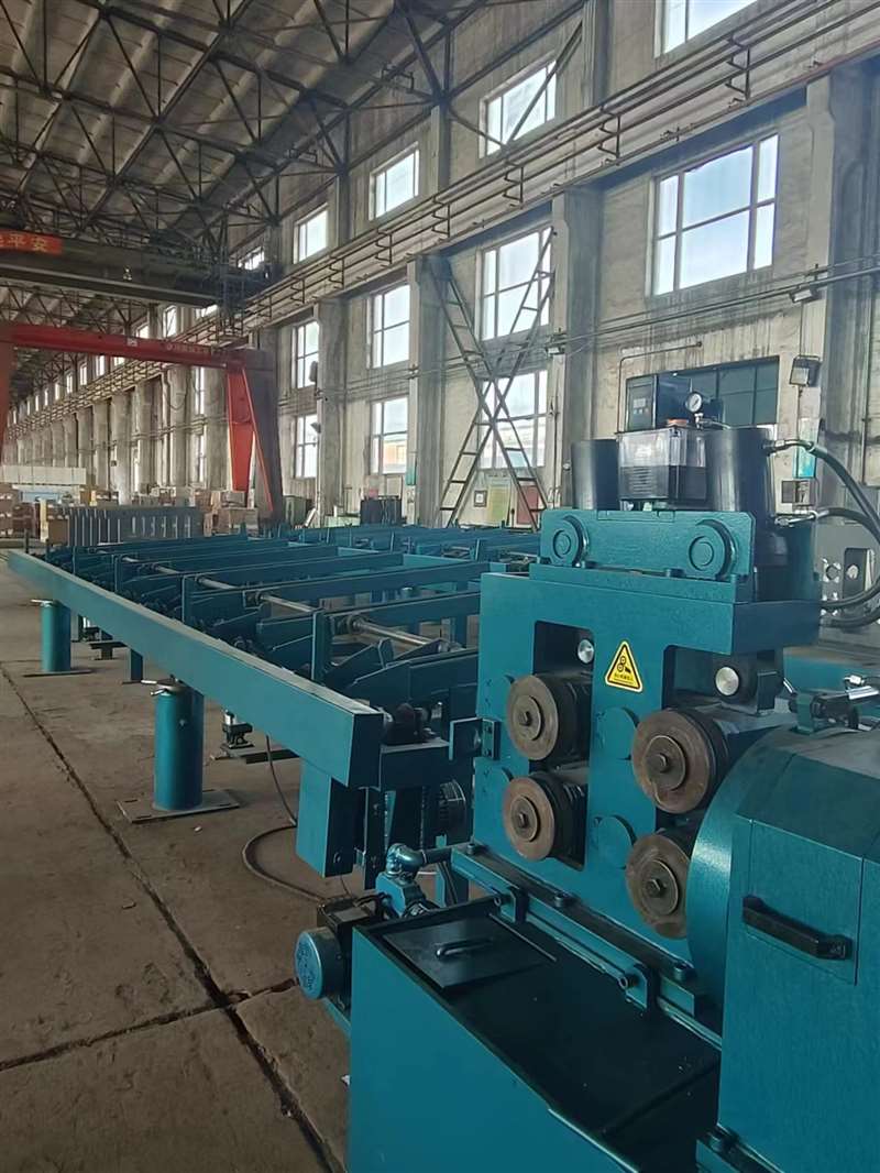 Round Bar Peeling Machine