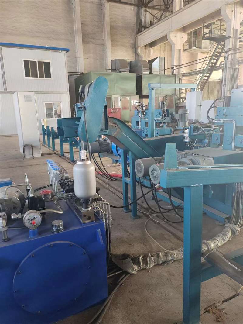 Steel plate peeling machine